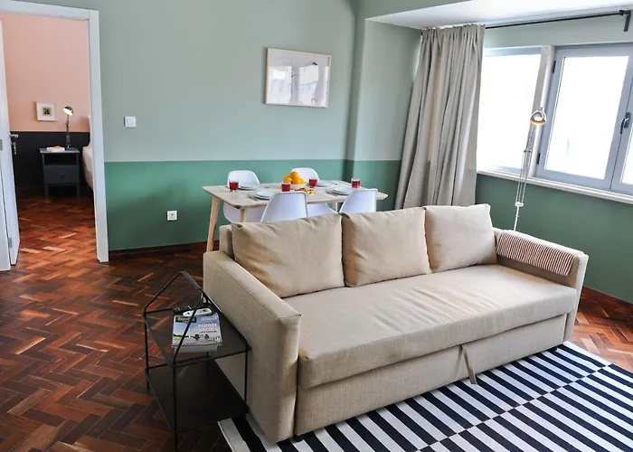 Gin O'clock In - By Misha's Place 3a شقة Lisboa