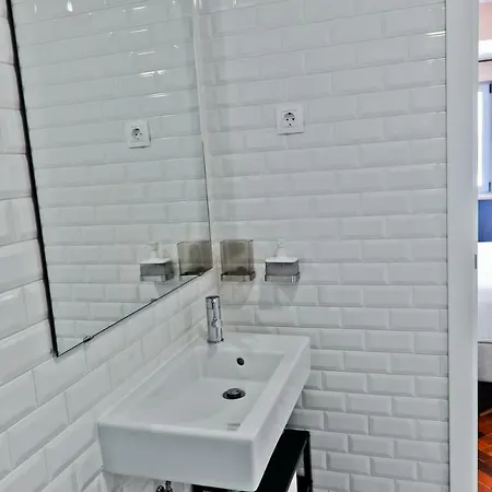 Gin O'clock In - By Misha's Place 3a Διαμέρισμα Lisboa