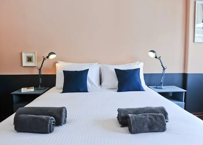 Gin O'clock In - By Misha's Place 3a *