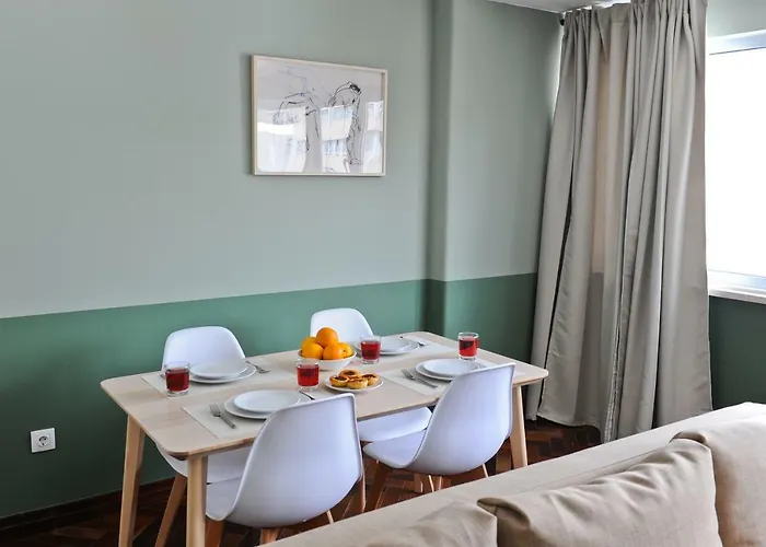 Gin O'clock In - By Misha's Place 3a Apartment Lisbon